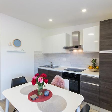 Apartment Finta Rogotin Buitenkant foto