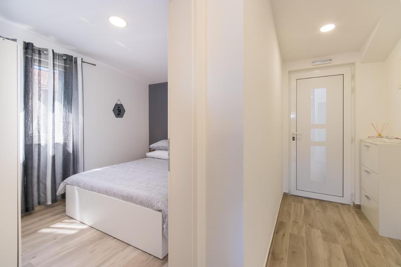 Apartment Finta Rogotin Buitenkant foto