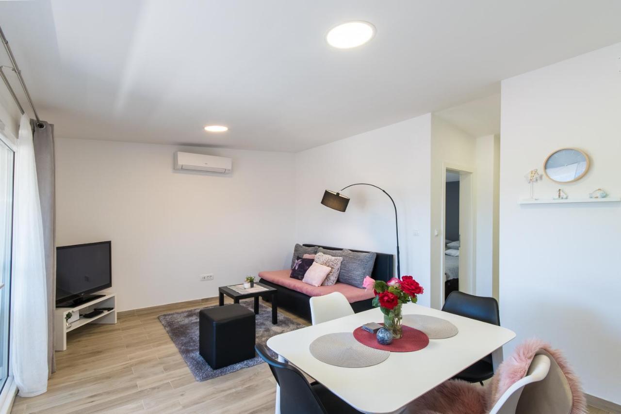 Apartment Finta Rogotin Buitenkant foto